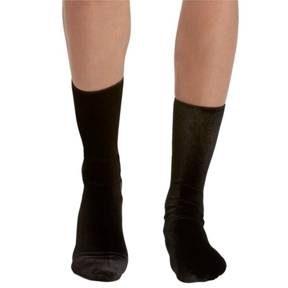 Hue Womens Fits Shoe Sizes 6-10 Luxe Velvet Ankle Socks in Solid Black 1124 - Picture 1 of 4